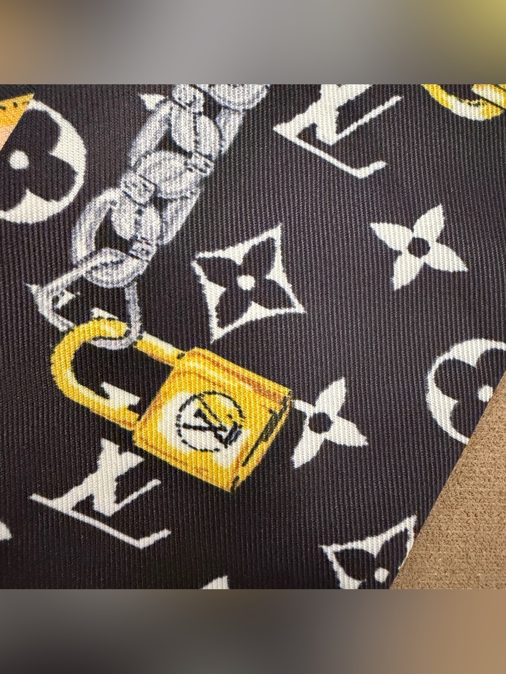 Monogram Chain & Lock Silk Twilly Scarf Black White Luxury Accessory - Picture 4 of 6